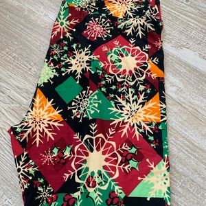 Brand new hard to find Lularoe Christmas leggings